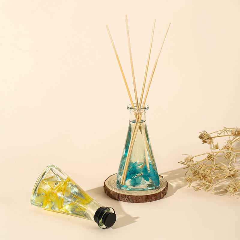 Szőlő szárított virág háromszög alakú palack tűzmentes beltéri aromaterápiás náddiffúzor Szőlő szárított virág háromszög alakú palack tűzmentes beltéri aromaterápiás náddiffúzor