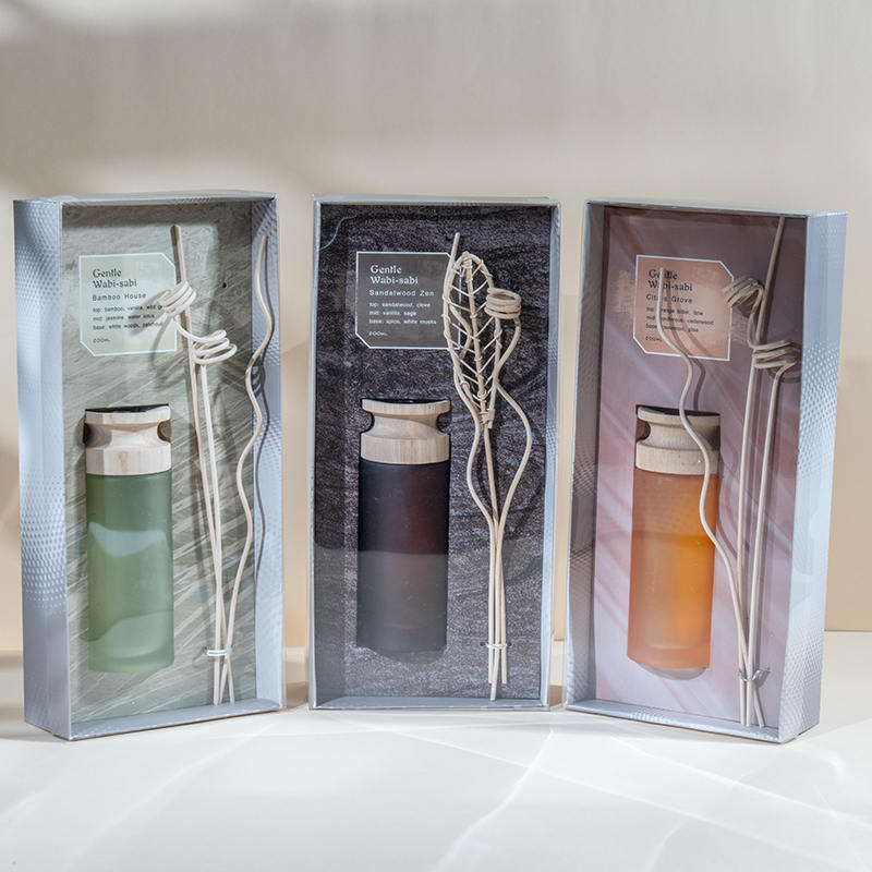 Kiváló minőségű hengeres üveg lombik prémium náddiffúzor fa bot-aroma diffúzor eladóval