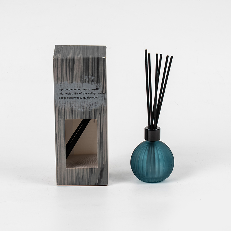 Kis üvegkörte függőleges csíkokkal párologtató palack náddiffúzor-otthoni illatnád diffúzor gyártó